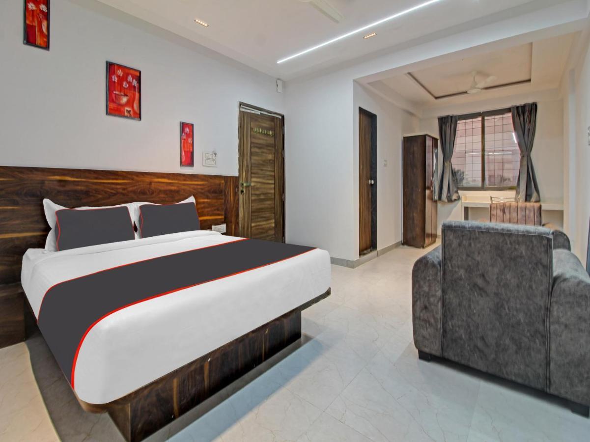 Collection O Crystal Hotel Pimpri-Chinchwad Buitenkant foto