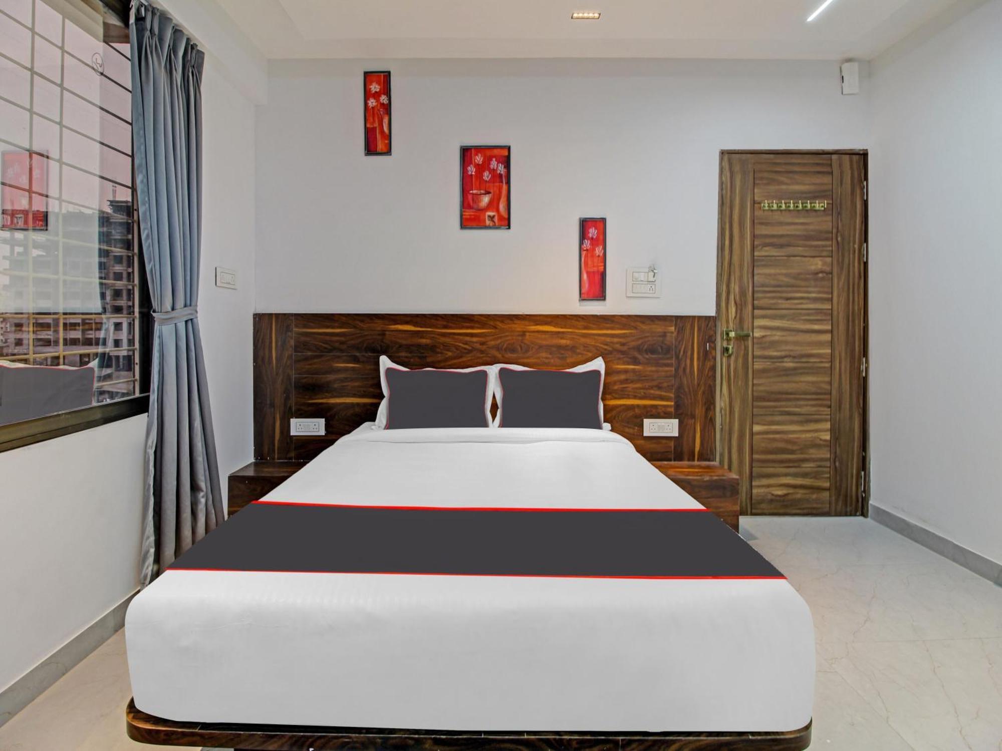Collection O Crystal Hotel Pimpri-Chinchwad Buitenkant foto